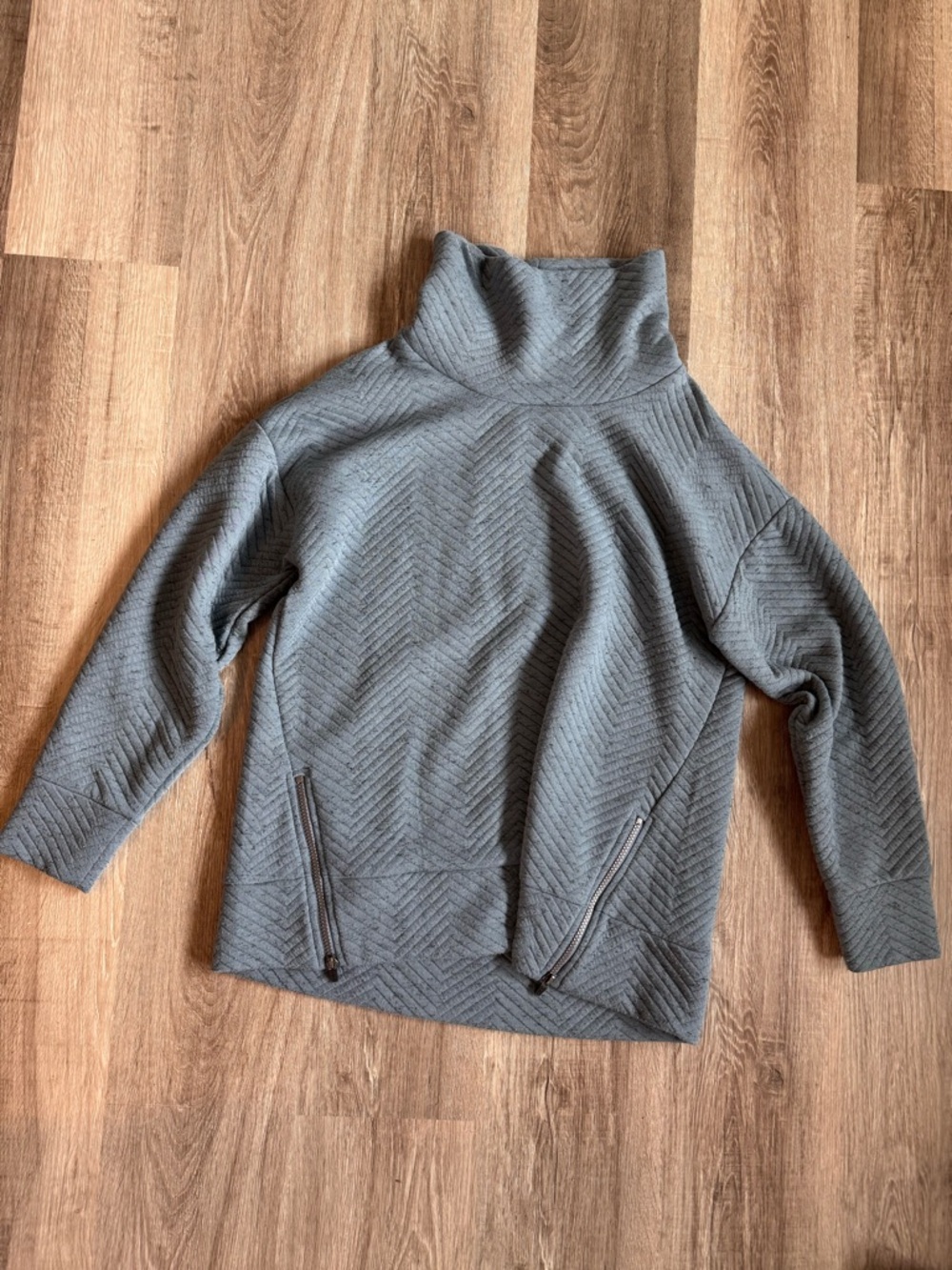 RBX Quilted Chevron Pullover - Charcoal Gray